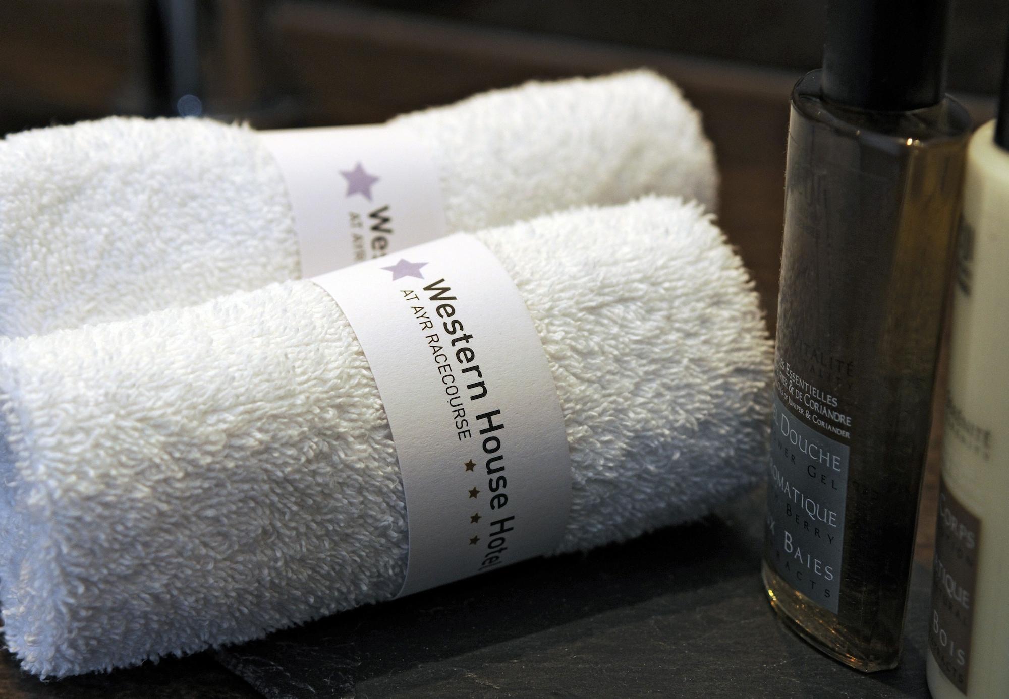 Western House Hotel At Ayr Racecourse Exteriér fotografie